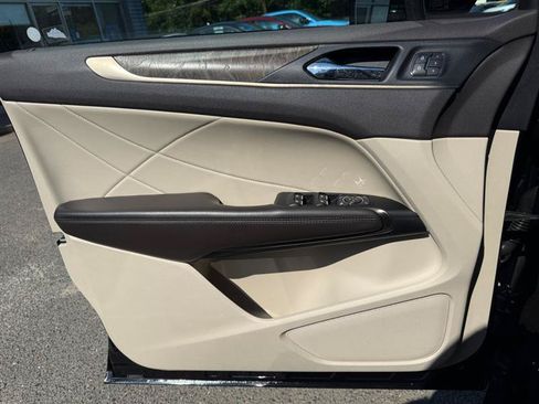 Used 2019 Lincoln MKC Reserve w/ MKC Climate Package FWD image 31