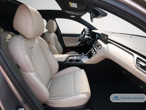 Used 2023 Genesis G70 2.0T w/ Sport Prestige Package RWD image 9