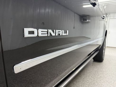 Used 2016 GMC Yukon XL Denali image 8