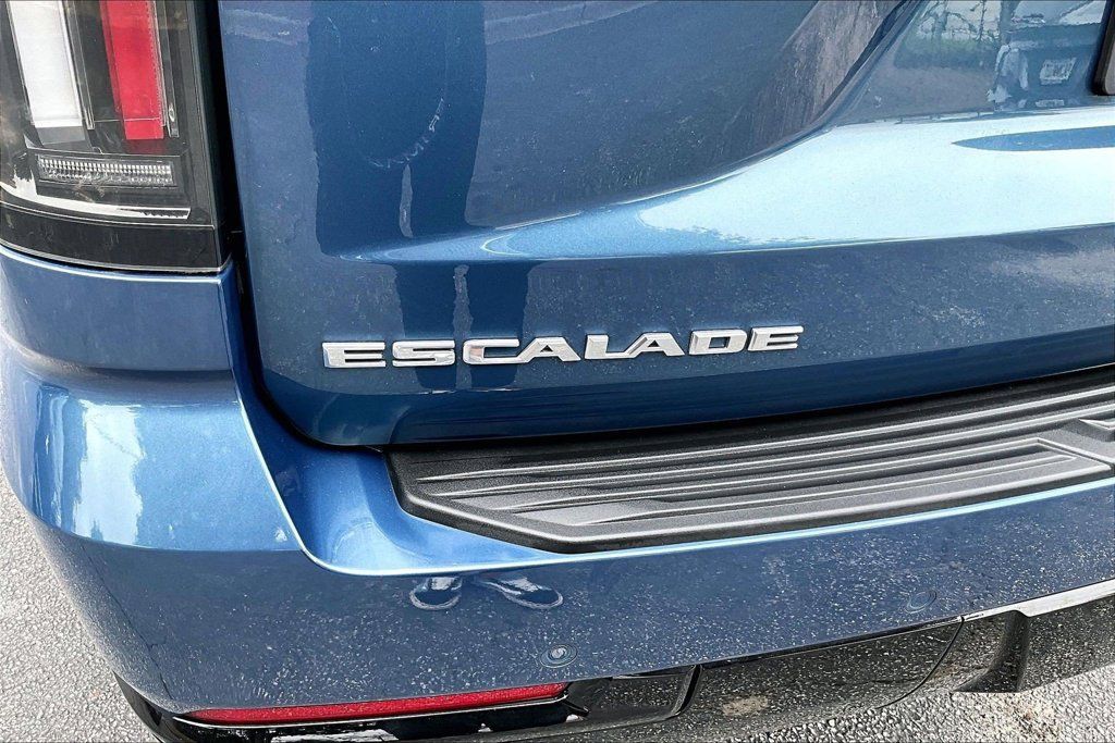 Certified 2025 Cadillac Escalade Sport Platinum AWD/4WD image 24