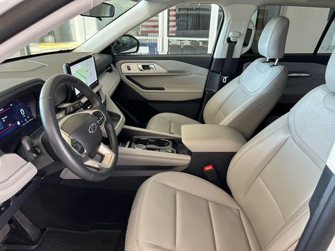 Certified 2025 Ford Explorer Active w/ Active Comfort Package RWD image 16
