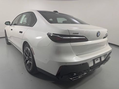 Used 2023 BMW 760i xDrive w/ Parking Assistance Package AWD/4WD image 5