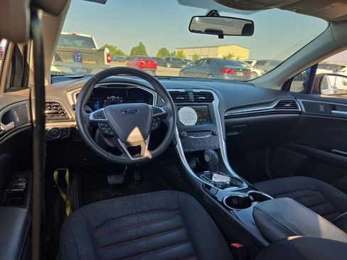 Used 2015 Ford Fusion SE image 24