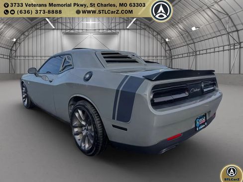 Used 2017 Dodge Challenger R/T Scat Pack RWD image 5
