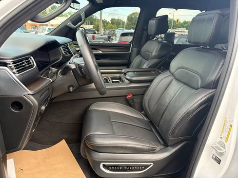 Used 2024 Jeep Grand Wagoneer Series I w/ Rear Seat Video Group 1 AWD/4WD image 12