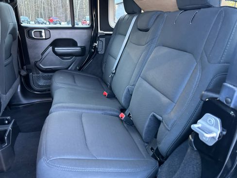 Used 2021 Jeep Wrangler Unlimited Sport image 39