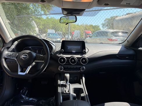 Used 2025 Nissan Sentra SV FWD image 31