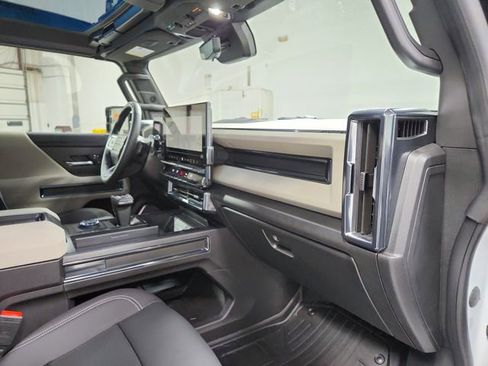 New 2026 GMC Hummer EV 4x4 Crew Cab w/ LPO, Dark Essentials Package image 36