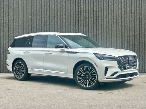 New 2026 Lincoln Aviator Black Label w/ Dynamic Handling Package AWD/4WD image 8