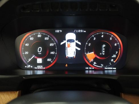 Used 2022 Volvo XC90 T6 Momentum w/ Advanced Package AWD/4WD image 12