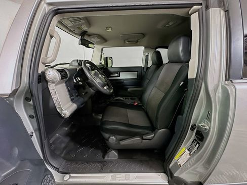 Used 2012 Toyota FJ Cruiser 2WD image 20