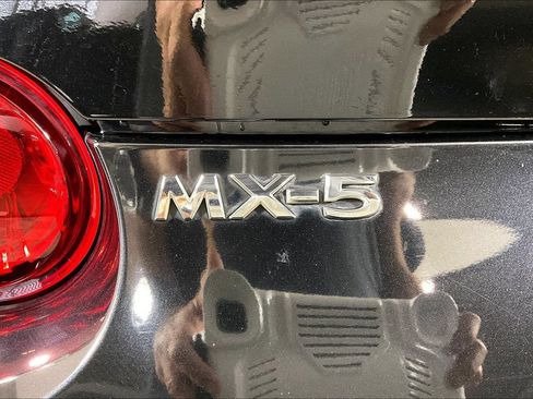 Used 2020 MAZDA MX-5 Miata RF Club RWD image 7