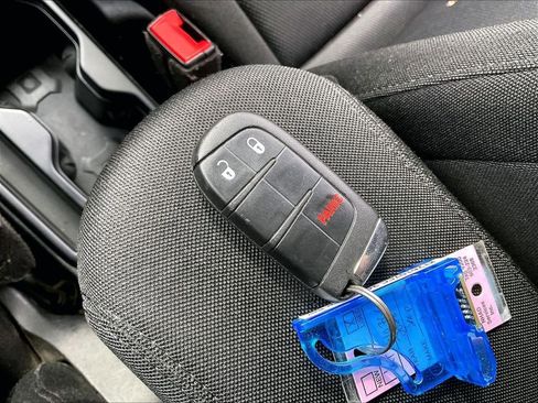 Used 2020 Jeep Renegade Sport image 26