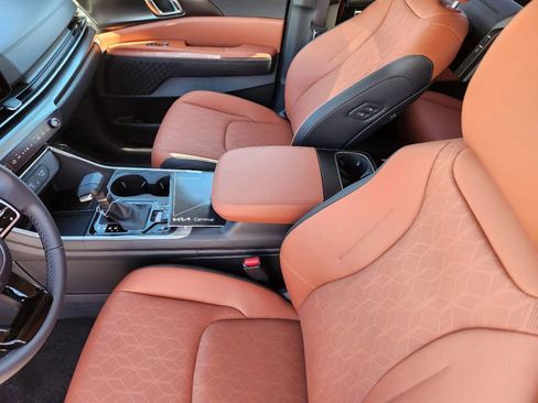 New 2025 Kia Carnival SX image 10