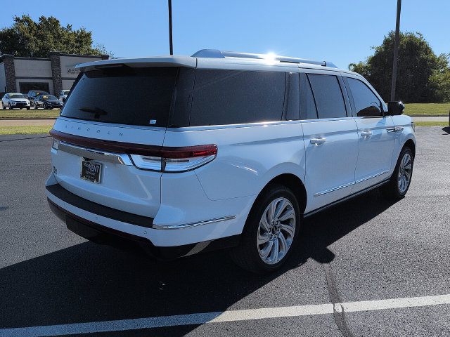 Used 2024 Lincoln Navigator L Reserve AWD/4WD image 7