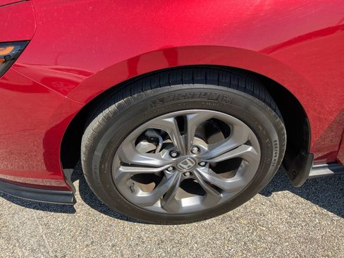 Used 2023 Honda Accord EX image 9