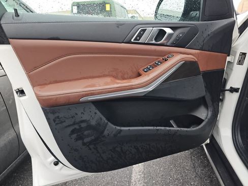 Used 2023 BMW X5 xDrive40i w/ Premium Package image 9