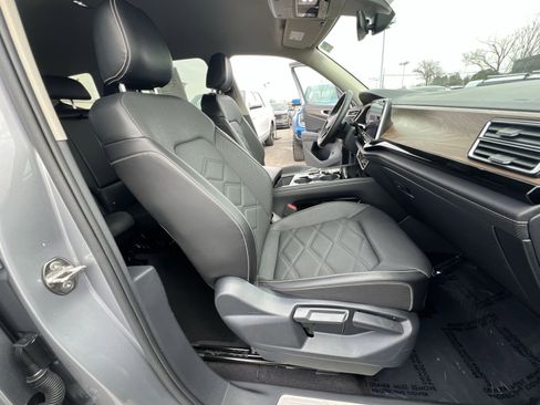 Used 2024 Volkswagen Atlas SE image 26