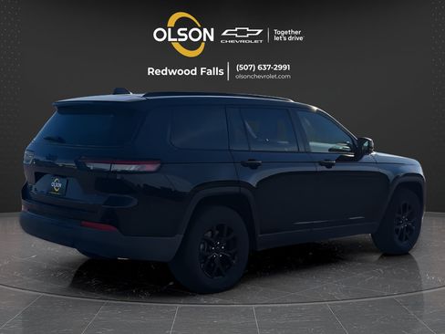 Used 2024 Jeep Grand Cherokee L Laredo AWD/4WD image 5