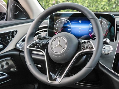 New 2026 Mercedes-Benz E 350 4MATIC Sedan image 16