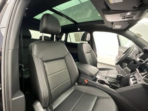 Used 2023 Volkswagen Atlas Cross Sport SE FWD image 15