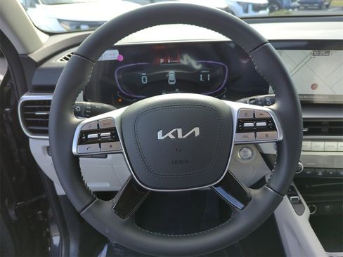 New 2025 Kia Telluride S image 34