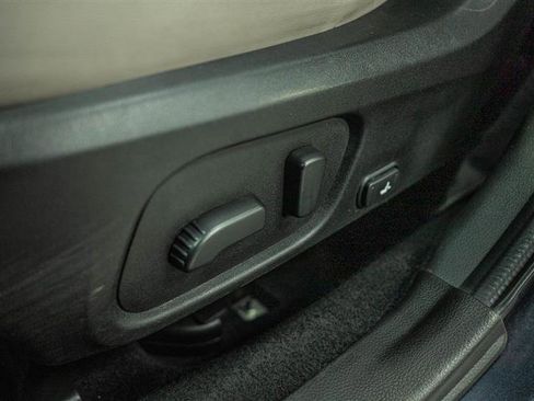 Used 2018 Subaru Forester 2.5i Limited image 16