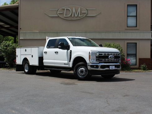 Used 2024 Ford F350 XL w/ XL Chrome Package image 3