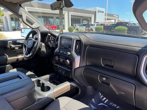 Used 2022 Chevrolet Silverado 1500 RST w/ LPO, Blackout Package AWD/4WD image 15