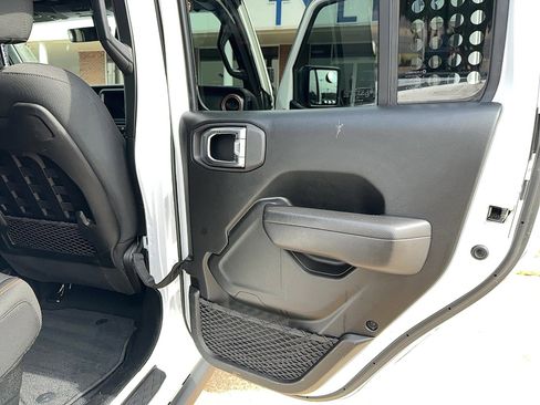 Used 2022 Jeep Gladiator Mojave w/ Trailer Tow Package image 11