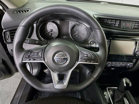 Used 2019 Nissan Rogue SV AWD/4WD image 19