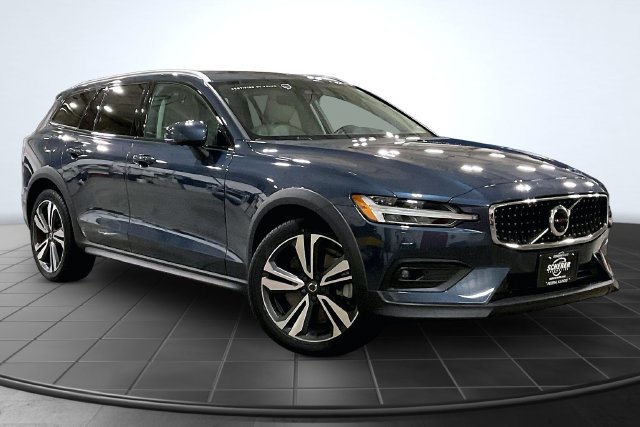 Certified 2023 Volvo V60 B5 Cross Country Plus w/ Climate Package AWD/4WD image 15