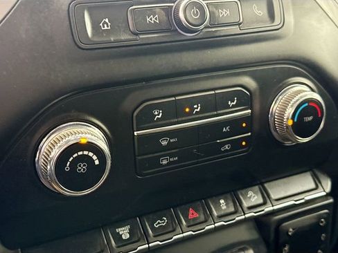 Used 2021 GMC Sierra 2500 4x4 Double Cab w/ Gooseneck/5TH Wheel Package image 16