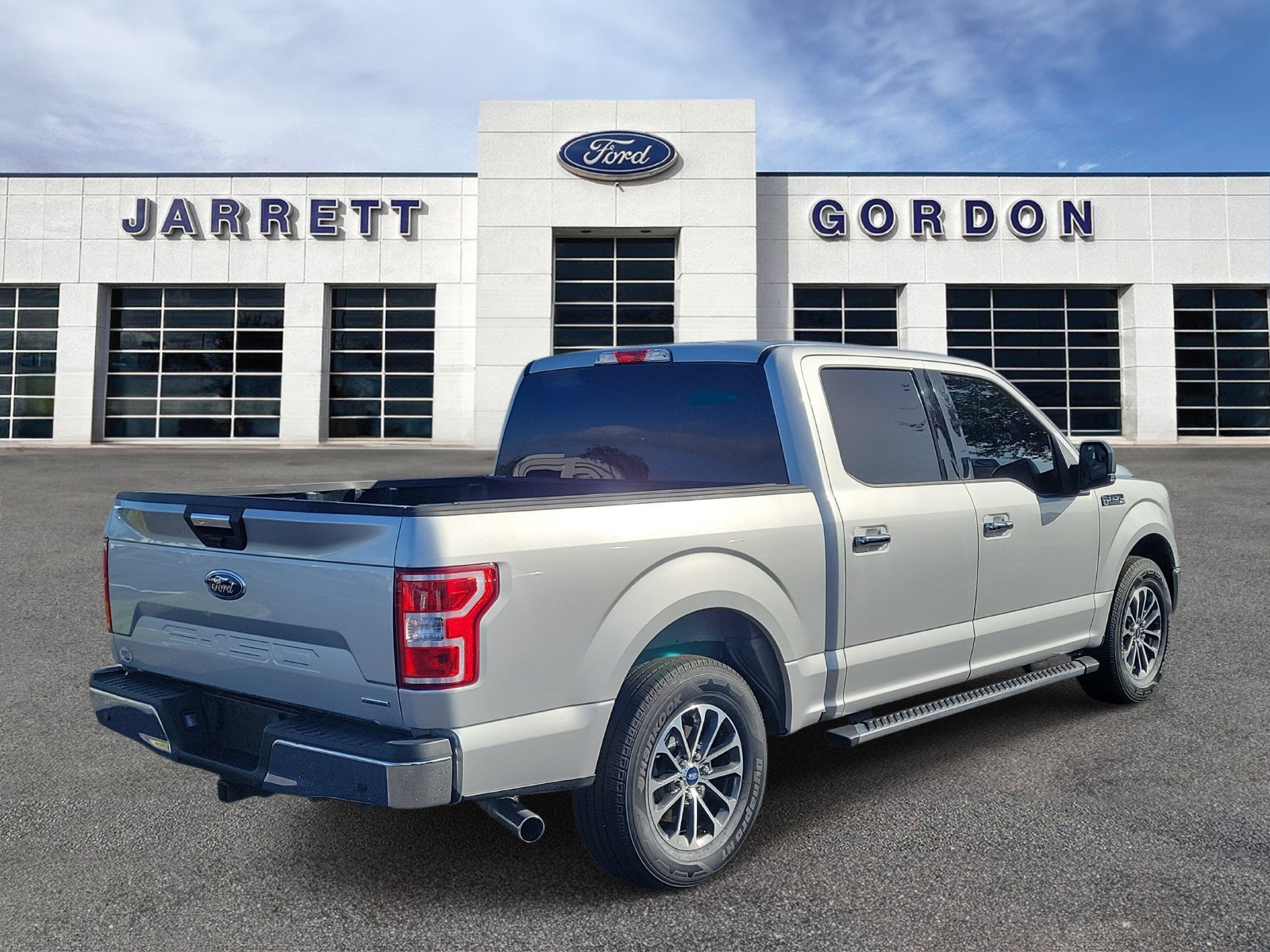 Used 2018 Ford F150 XLT w/ Equipment Group 302A Luxury RWD image 4