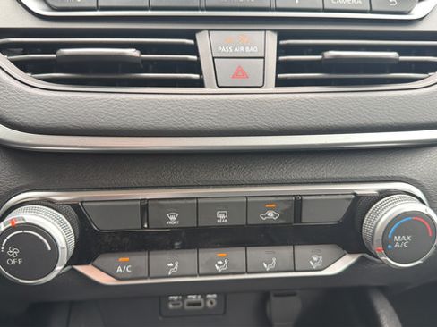 Certified 2025 Nissan Altima 2.5 S FWD image 18
