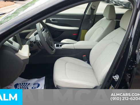 Used 2025 Hyundai Sonata Limited FWD image 15