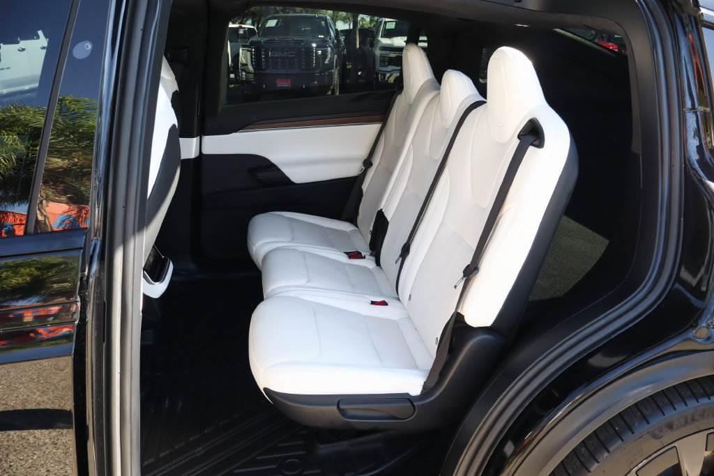 Used 2022 Tesla Model X AWD/4WD image 32