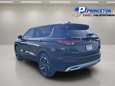 Used 2023 Mitsubishi Outlander SE image 5