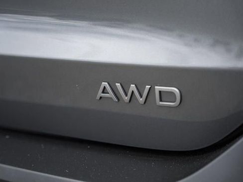 Used 2025 Nissan Kicks SV w/ Charging Package image 11