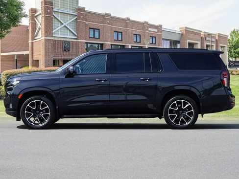 Used 2024 Chevrolet Suburban RST w/ Luxury Package AWD/4WD image 8