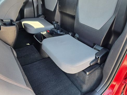 Used 2016 Toyota Tacoma SR5 image 22