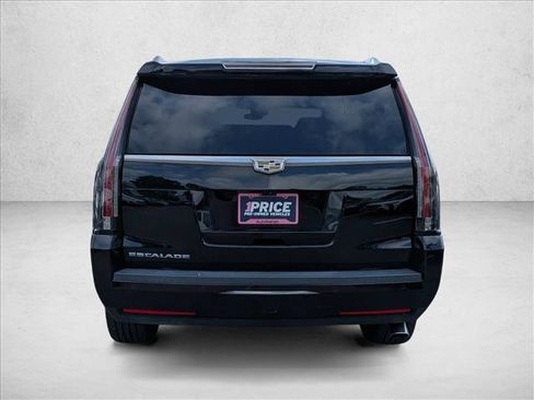 Used 2018 Cadillac Escalade Premium Luxury RWD image 6
