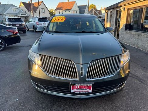 Used 2015 Lincoln MKT AWD w/ Equipment Group 201A image 2