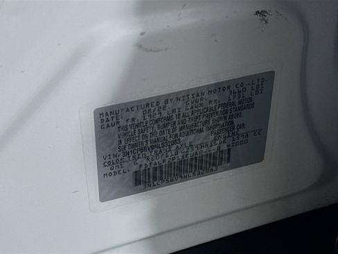 Used 2022 Nissan Kicks S image 41