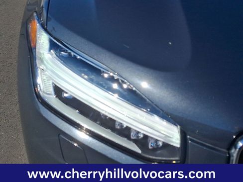 Certified 2022 Volvo XC90 T6 Momentum w/ Advanced Package image 10