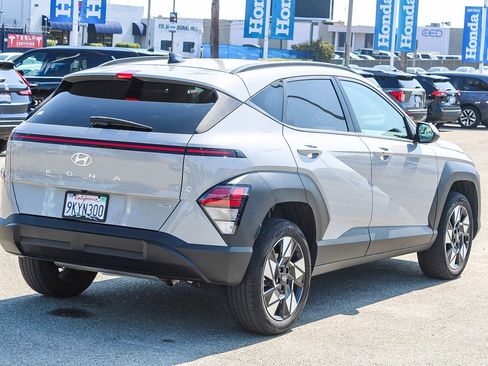 Used 2024 Hyundai Kona SEL AWD/4WD image 7