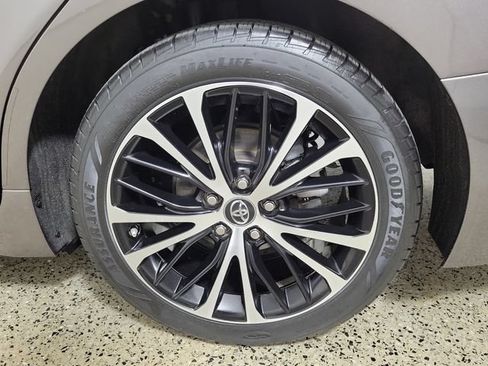 Used 2018 Toyota Camry SE FWD image 8