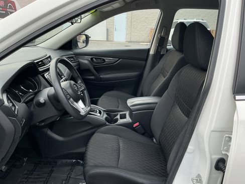 Used 2019 Nissan Rogue S AWD/4WD image 10
