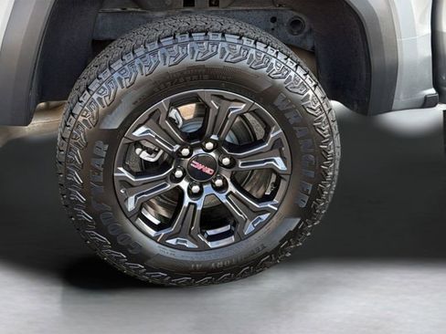 Used 2025 GMC Canyon Elevation AWD/4WD image 21