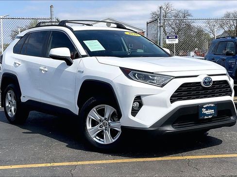 Used 2021 Toyota RAV4 XLE w/ Carpet Mat Package (TMS) image 33